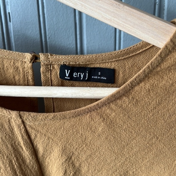 Very J Women’s Bell Tie Top - Small - Picture 4 of 7